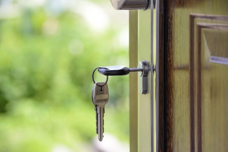 Top 5 tips for selling a home open door with the keys in the lock
