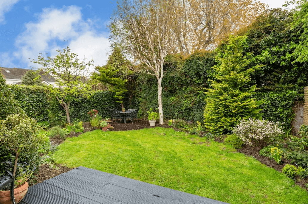 11 Glencairn Glade Leopardstown garden