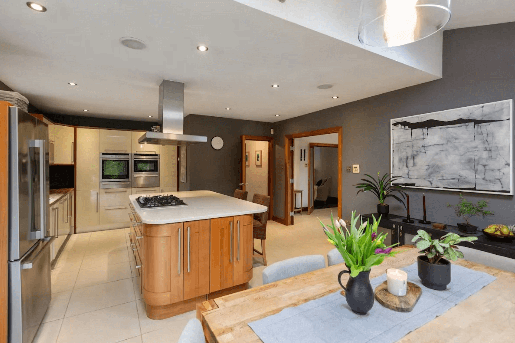 11 Glencairn Glade Leopardstown kitchen with island