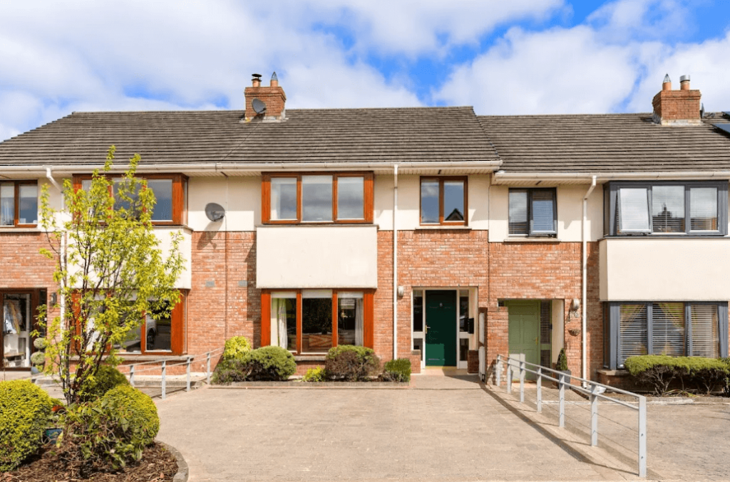 5 Ticknock Grove Sandyford Dublin George and Maguire Properties front view of the property with driveway