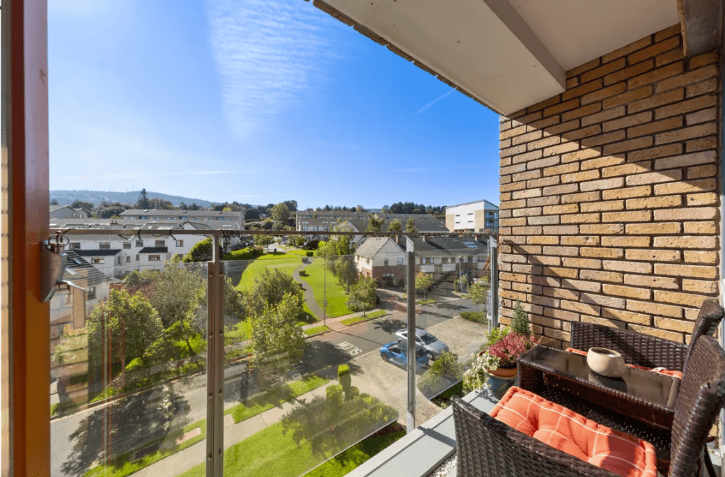 19 Rockbrae Hall Ticknock Hill Sandyford Dublin 18 - balcony