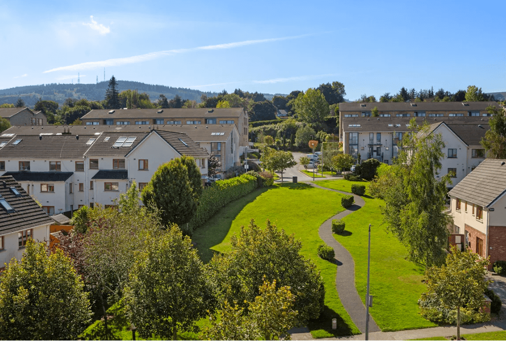 19 Rockbrae Hall Ticknock Hill Sandyford Dublin 18 - view of grounds