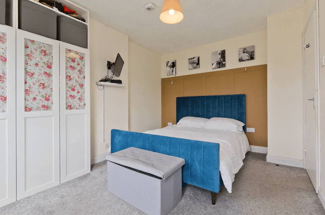 31 Herbert Bray Wicklow George and Maguire Properties principal bedroom with quality grey carpeting, large bed and white wardrobes